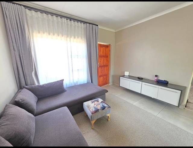 2 BEDROOM TOWNHOUSE FOR SALE IN RIVERSDALE